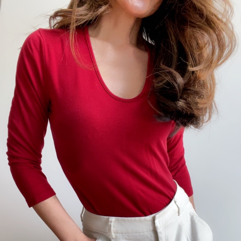 Banana Republic 3/4 Sleeve Deep Scoopneck Top - Picture 3 of 8